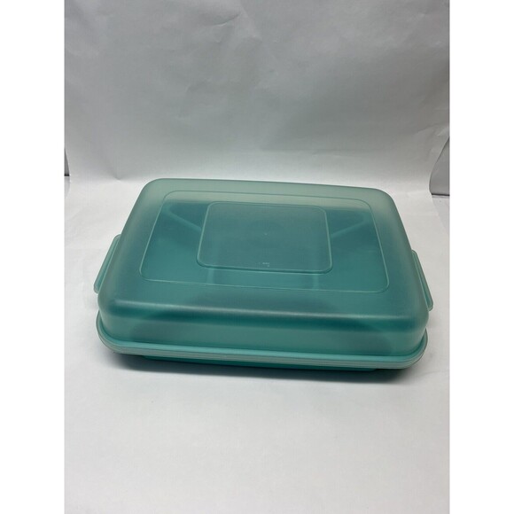 Rubbermaid Servin Saver #0833 5 Compartment Serving Container With Lid - Used - Picture 2 of 6